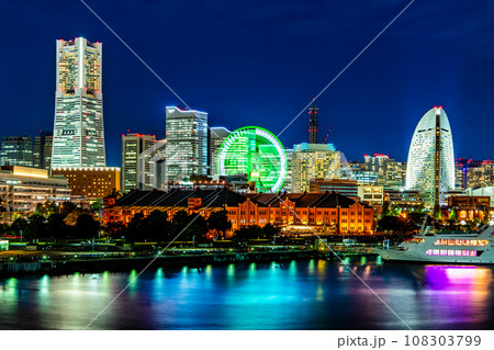 横浜みなとみらいの夜景 横浜みなとみらいの夜景 108303799