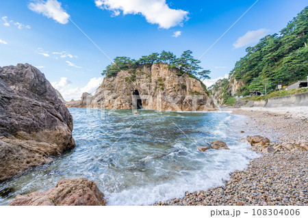 眼鏡岩海岸　松島と男鹿の美観をあわせもつ絶景　海府遊記 108304006
