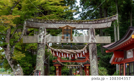 岩手県/達谷窟毘沙門堂の石之大鳥居【達谷西光寺】 岩手県/達谷窟毘沙門堂の石之大鳥居【達谷西光寺】 108304357