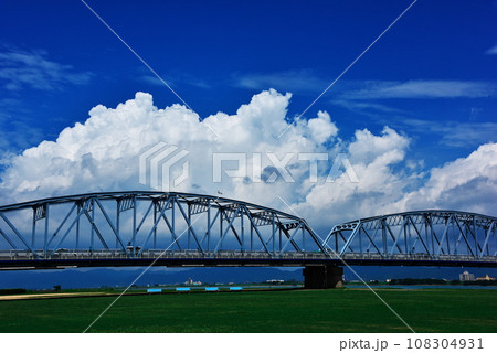 夏の吉野川橋 108304931