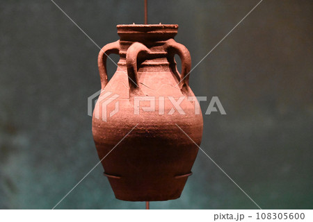 古代の土器（カタール国立博物館) 108305600