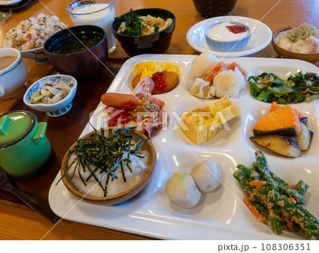 ビジネスホテルの健康朝食 ビジネスホテルの健康朝食 108306351