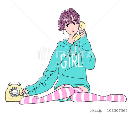 電話をする80年代アニメ風の女の子 108307363