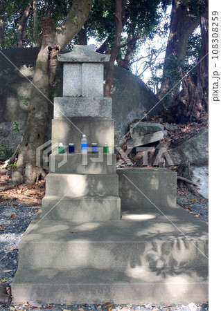 北九州市 生岩山の津田八幡神社元宮 【拝殿】 北九州市 生岩山の津田八幡神社元宮 【拝殿】 108308259