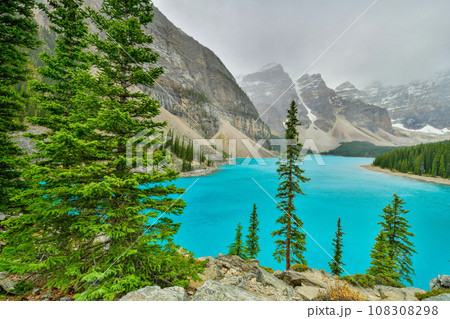 Beautiful turquoise waters of Moraine lake in Banff National Park, Alberta, Canada 108308298