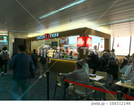 躍動するフィリピン - マニラ　ニノイ・アキノ国際空港 　都市景観（2023年9月） 108312146