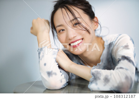 20代女性のビューティーイメージ 20代女性のビューティーイメージ 108312187