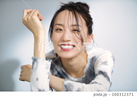 20代女性のビューティーイメージ 20代女性のビューティーイメージ 108312371