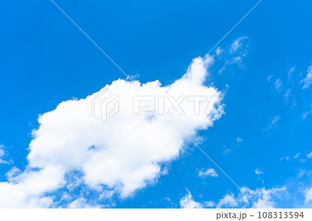 爽やかな青空 108313594