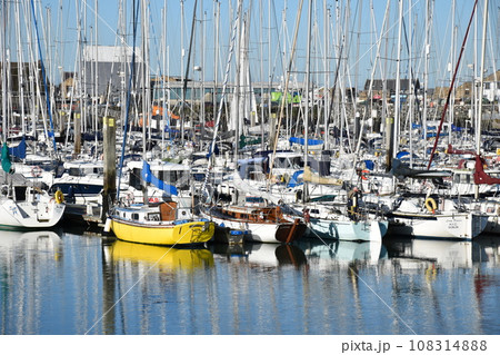 アイルランド・ハウス(Howth)のヨットハーバー アイルランド・ハウス(Howth)のヨットハーバー 108314888