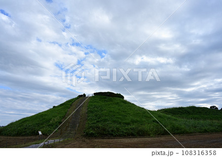 稲荷山古墳 埼玉古墳群 稲荷山古墳 埼玉古墳群 108316358