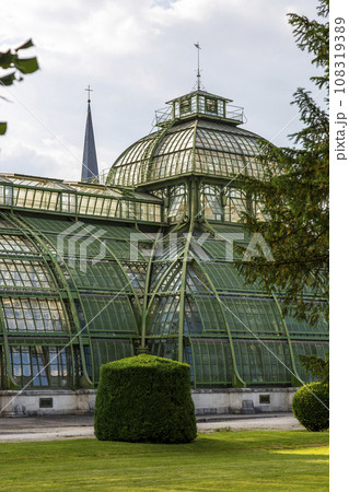 Botanical House "House in the Desert" in the Schoenbrunn Palace Park Botanical House "House in the Desert" in the Schoenbrunn Palace Park 108319389