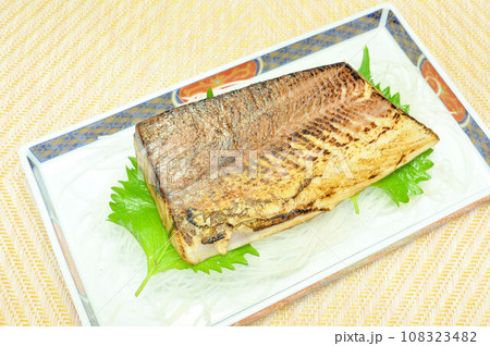 ぶりたたき 108323482