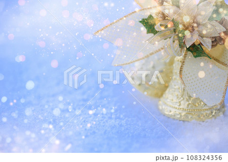 雪の上のクリスマスベル 雪の上のクリスマスベル 108324356