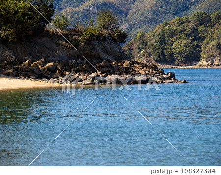 佐木島(広島県三原市)の海岸。 佐木島(広島県三原市)の海岸。 108327384