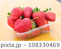 採れたていちご 108330469