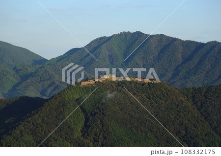 立雲峡からの竹田城跡(10月)【兵庫県朝来市】 立雲峡からの竹田城跡(10月)【兵庫県朝来市】 108332175