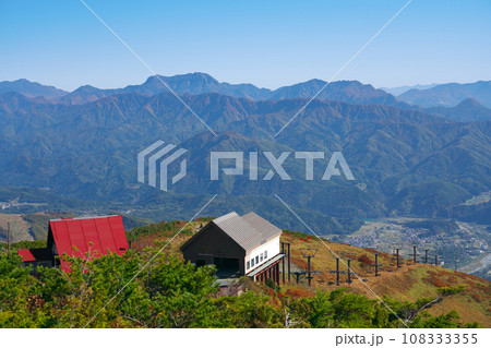 秋の八方尾根より戸隠連峰方面を望む 秋の八方尾根より戸隠連峰方面を望む 108333355