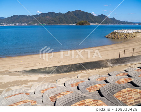 大野浦海水浴場。広島県三原市、佐木島。 108333428