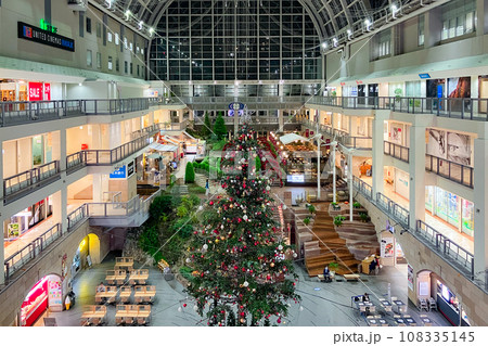 サッポロファクトリーのクリスマスツリー 108335145