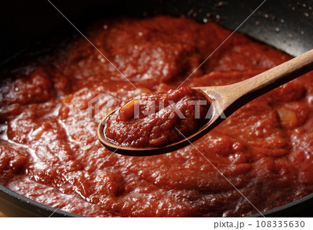 トマトソース 108335630