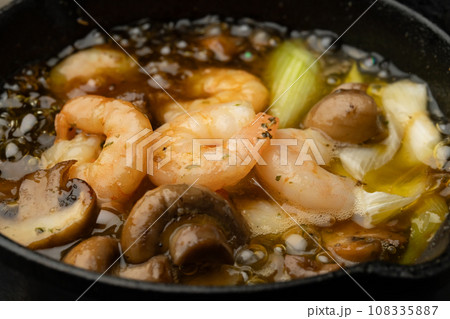 アヒージョ 煮る アヒージョ 煮る 108335887