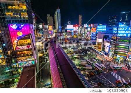 日本の東京都市景観ハロ本番2023。宮益坂下側からの動線規制の実施…=10月31日 日本の東京都市景観ハロ本番2023。宮益坂下側からの動線規制の実施…=10月31日 108339908