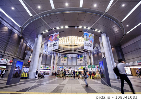 JR九州、小倉駅の改札口 108341083