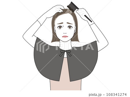 難しい顔をして自分で生え際白髪を染めている女性 難しい顔をして自分で生え際白髪を染めている女性 108341274