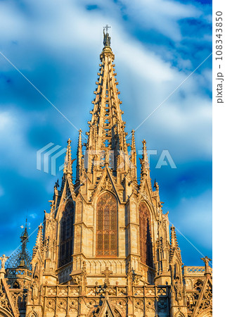 Main tower of the Barcelona Cathedral, Catalonia, Spain 108343850