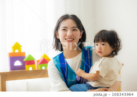 保育士　1歳　 108343964
