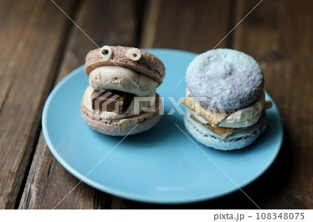 クリームチーズトゥンカロンとチョコトゥンカロン 108348075