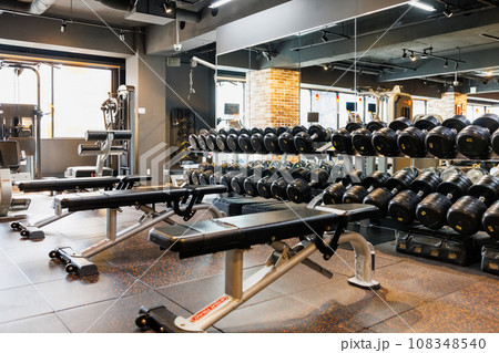 無人のフィットネスジム内観 無人のフィットネスジム内観 108348540