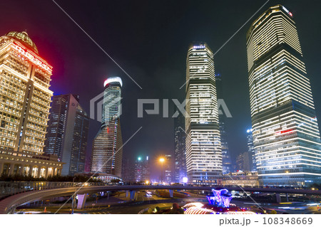 上海・浦東陸家嘴の高層ビル群 夜景 / Shanghai, China 上海・浦東陸家嘴の高層ビル群 夜景 / Shanghai, China 108348669