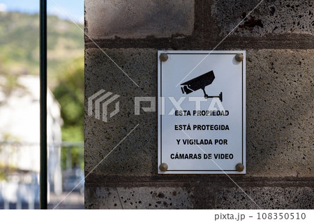 Spanish CCTV warning sign 108350510