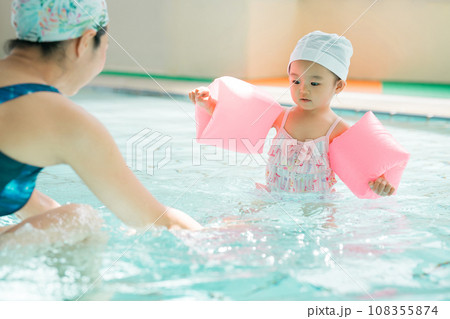 ベビースイミング 108355874
