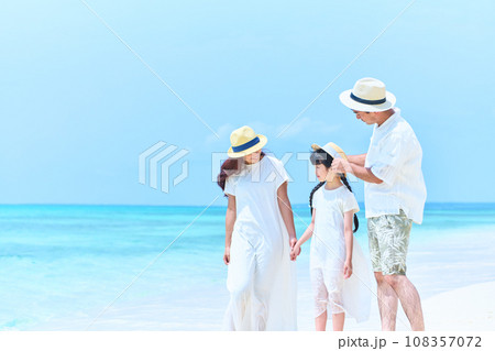 海　人物　ファミリー 108357072