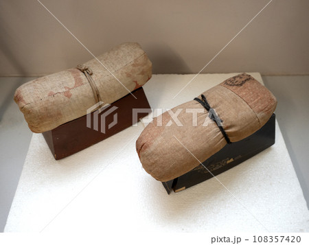 古い箱枕 古い箱枕 108357420