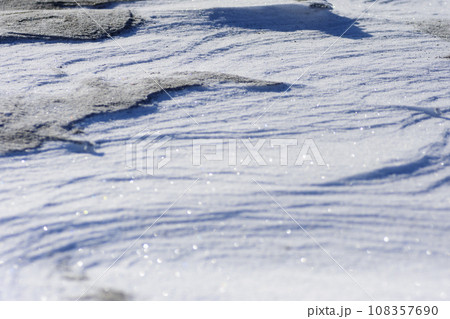 北海道 真冬の大津海岸の風雪紋 北海道 真冬の大津海岸の風雪紋 108357690