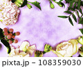水彩画風の春の花のフレーム　紫 108359030