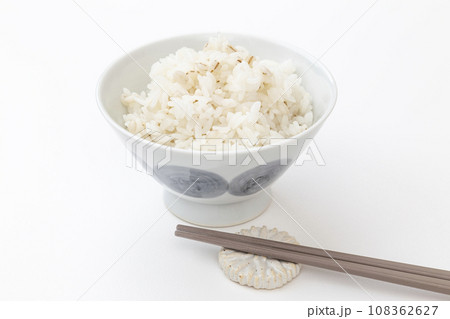 麦ご飯　白バック 108362627