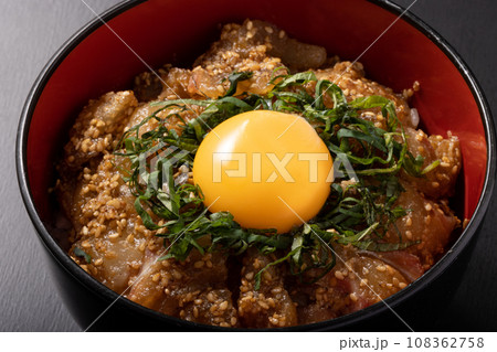 真鯛のごまだれ丼 真鯛のごまだれ丼 108362758