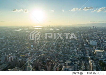 【大阪の都市風景】あべのハルカス 展望台から見た夕景【ハルカス300】 【大阪の都市風景】あべのハルカス 展望台から見た夕景【ハルカス300】 108363158