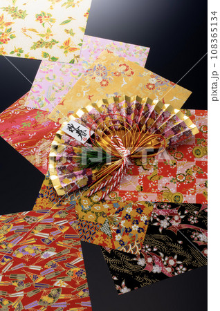 扇と千代紙 108365134