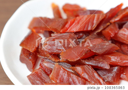 珍味, とば, 鮭, 鮭とば, つまみ, 酒のつまみ, 肴, 酒, お酒, 食べ物, 魚, さかな, 珍味, とば, 鮭, 鮭とば, つまみ, 酒のつまみ, 肴, 酒, お酒, 食べ物, 魚, さかな, 108365863
