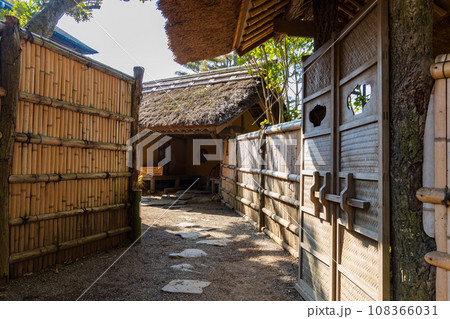 日本三名園　梅の名所　水戸の偕楽園　好文亭 108366031