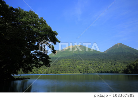 オンネトー湖(北海道足寄町、Lake Onneto) オンネトー湖(北海道足寄町、Lake Onneto) 108367885