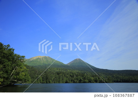 オンネトー湖(北海道足寄町、Lake Onneto) オンネトー湖(北海道足寄町、Lake Onneto) 108367887