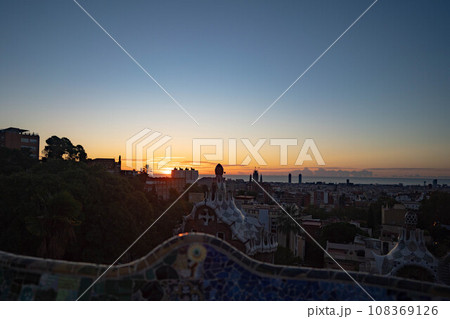 グエル公園からの風景 108369126