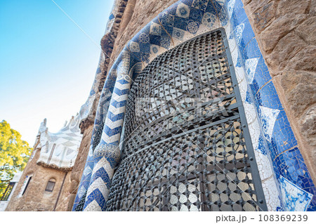 朝のグエル公園 108369239